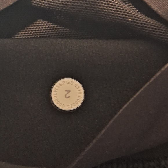 Lululemon In Movement Tight Everlux Black Womens Size 2 - Picture 4 of 7